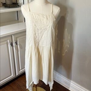 Entro embroidered cream boho flowy dress. Sz Med (h1)